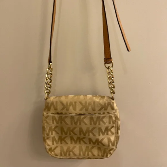 Michael Kors Small Cross Body Logo Purse - Picture 3 of 3